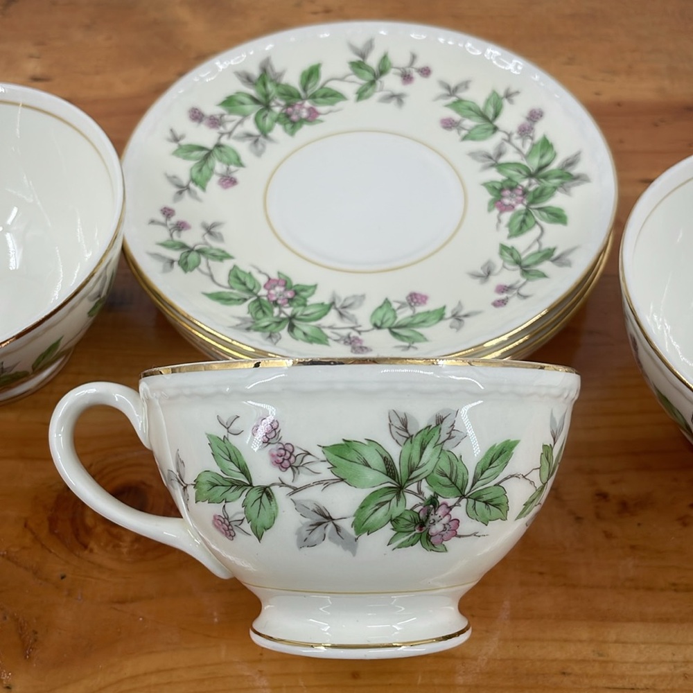Vintage 60’s Homer Laughlin Eggshell Georgian Tea Cup & Saucer Set of 4